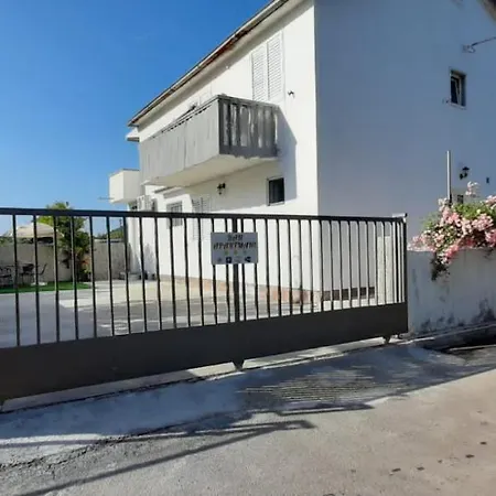 Ban Apartment *